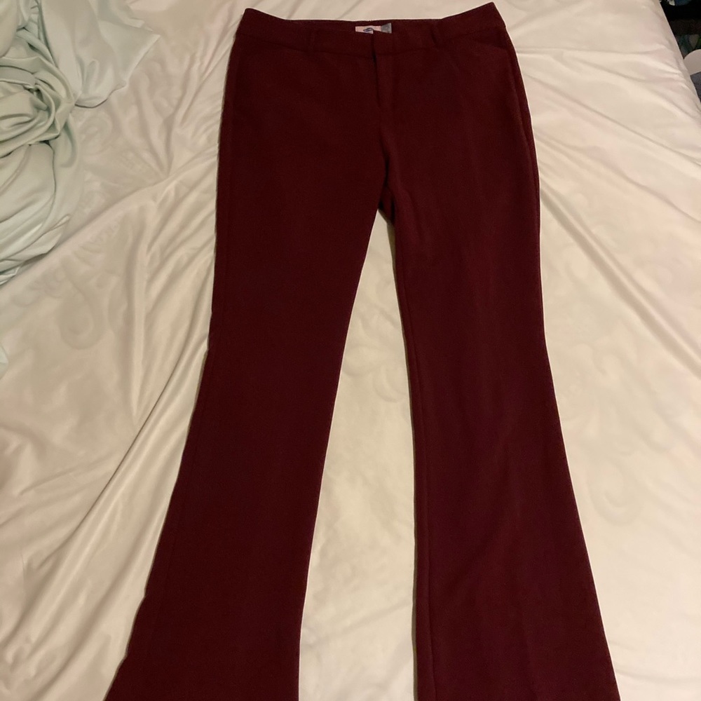 Old navy maroon pants